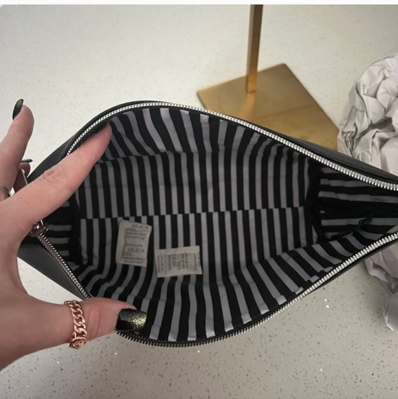 Marc Tetro Black Cosmetic Bag, NWOT - Picture 3 of 6